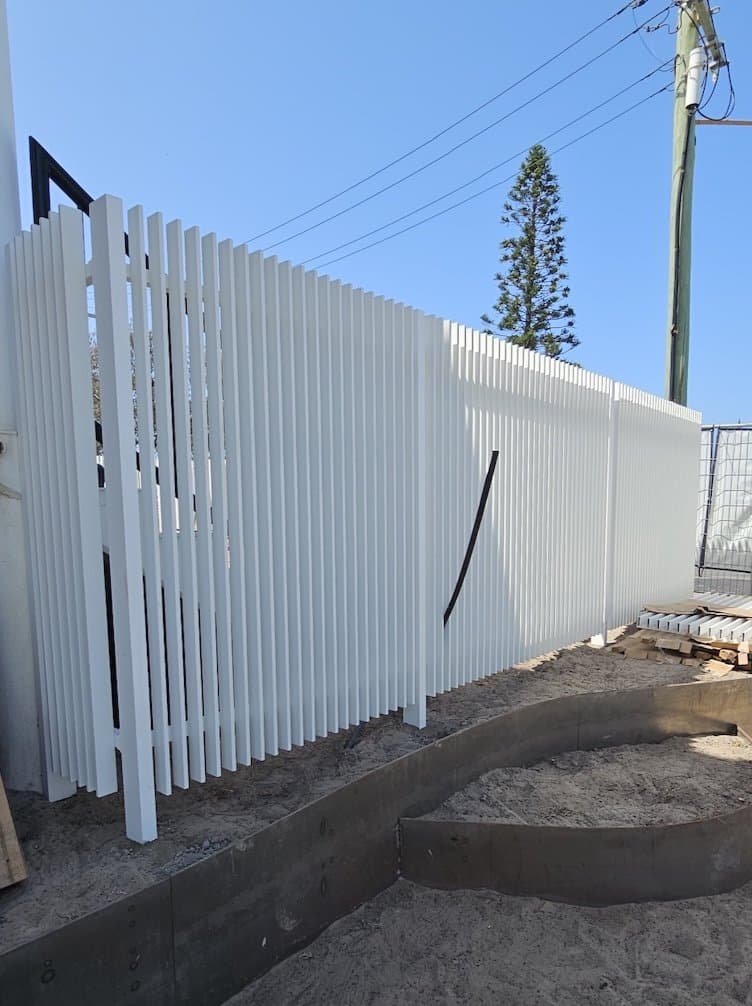 RL Fencing batten fencing installation