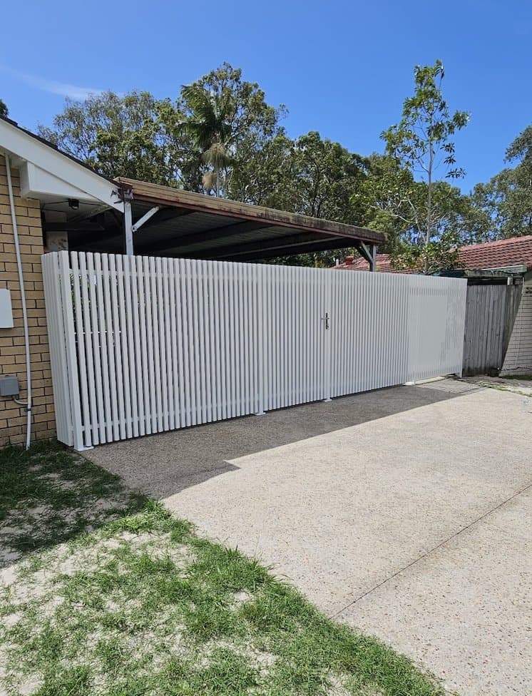 RL Fencing sliding gate installation
