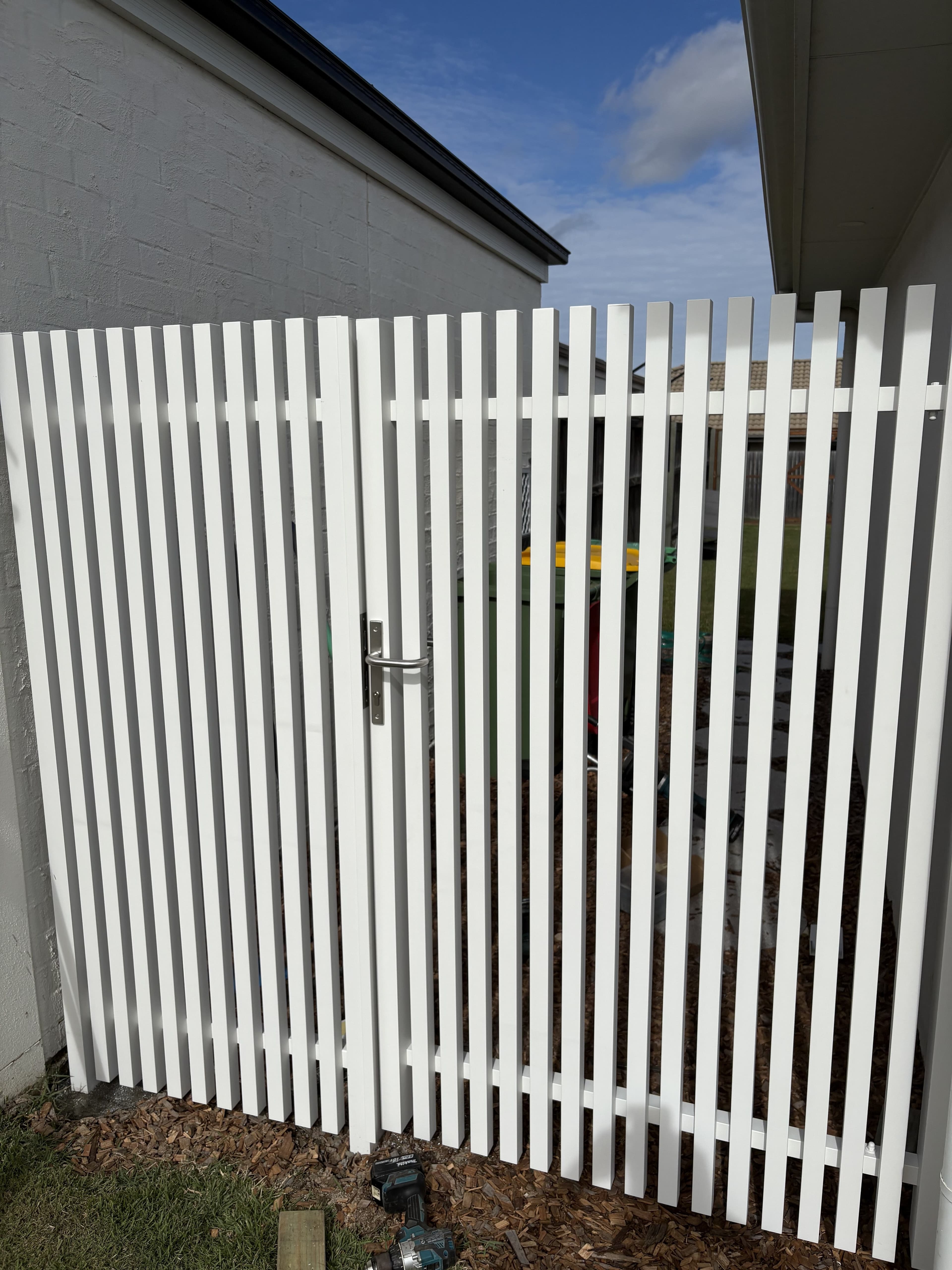 RL Fencing pedestrian gates